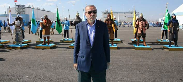 Xάθηκε στη μετάφραση ο Ερντογάν: Eυχαρίστησε (!) το Spiegel για επικριτικό του πρωτοσέλιδο